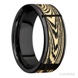8 mm wide/Flat/Zirconium band with one 6 mm Centered inlay of 14K Yellow Gold with a laser carved Woodgrain pattern.