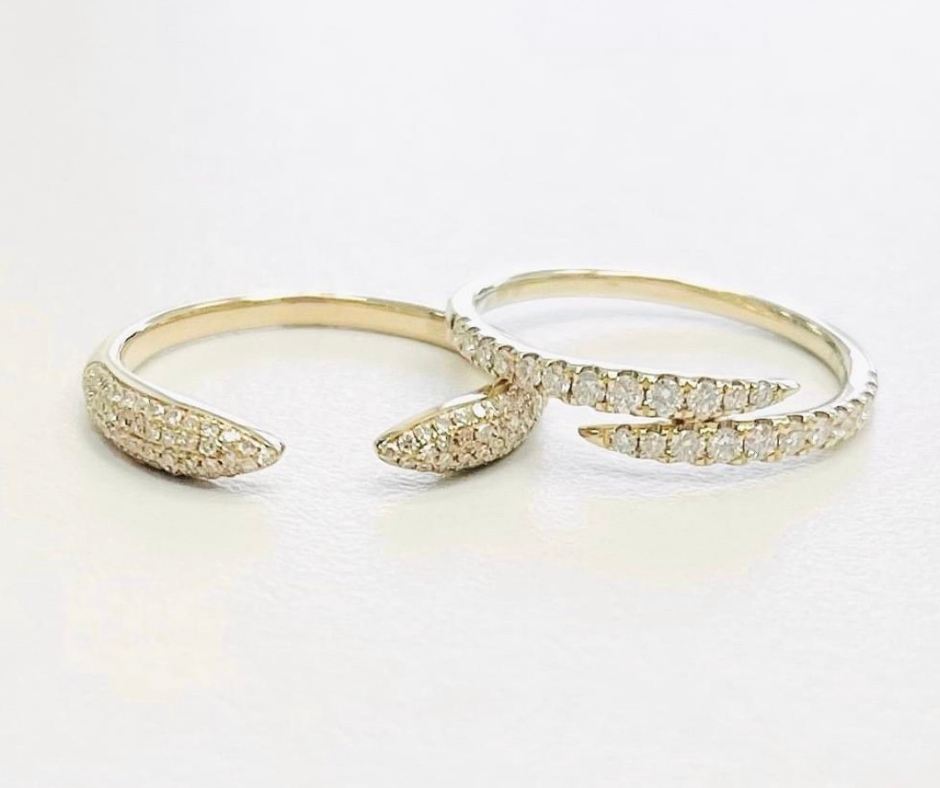 Yellow Gold Bracelet with Pave Diamond Setting