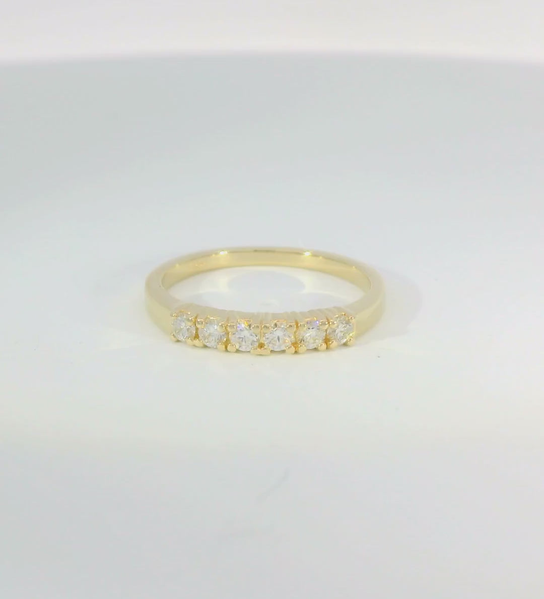 14KY Yellow Gold 6-stone Diamond Wedding Band - 0.27ctw