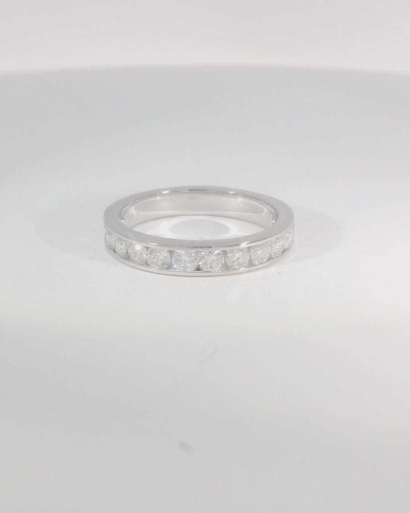 14KW White Gold Channel-set Round Diamond Band - 1.00ctw