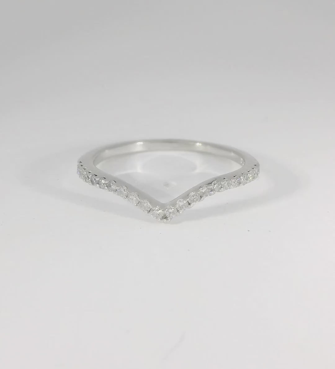 14KW White Gold V-Shaped Diamond Contour Wedding Band - 0.21ctw