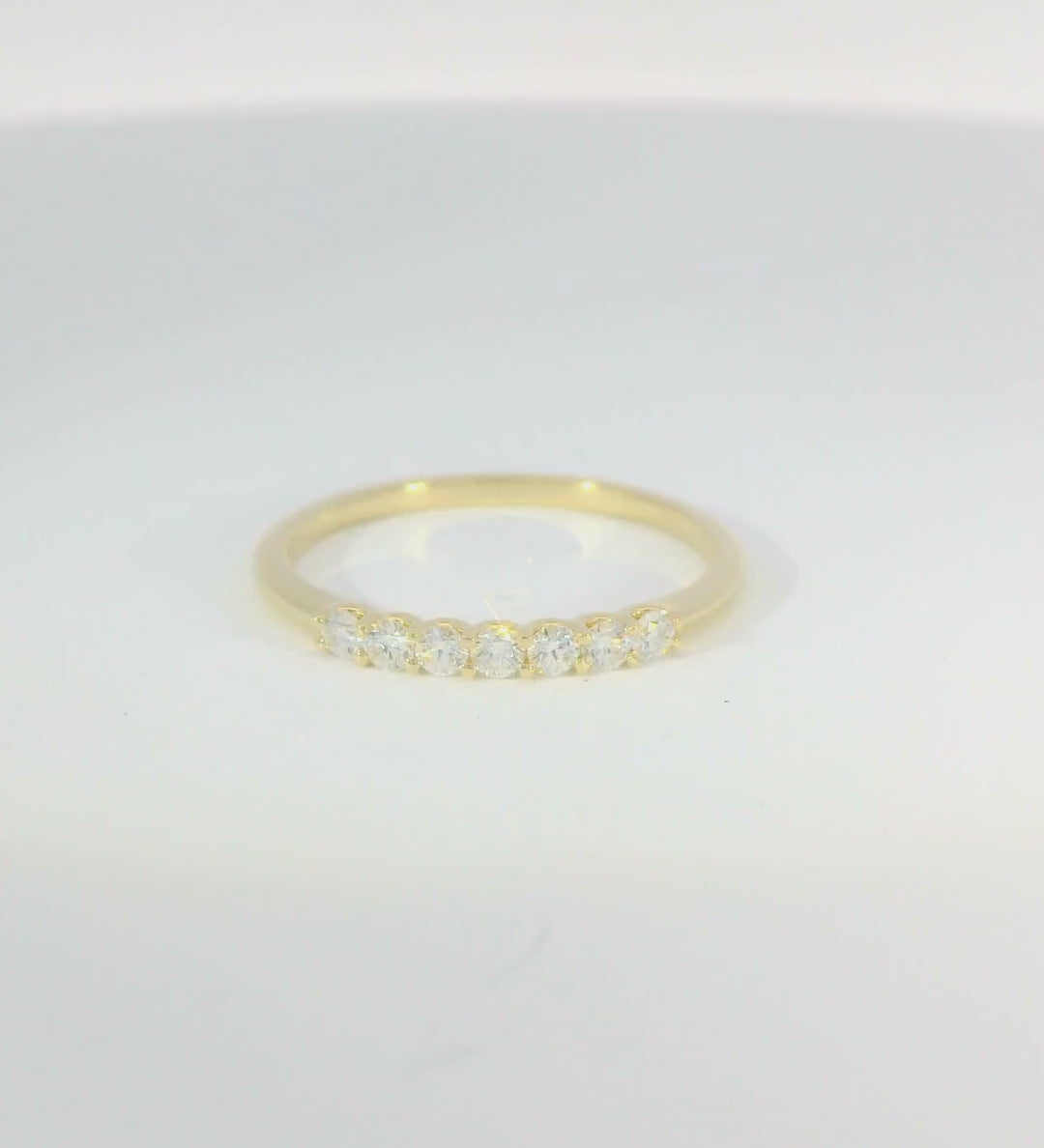 14KY 7-stone Diamond Wedding Band - 0.22ctw