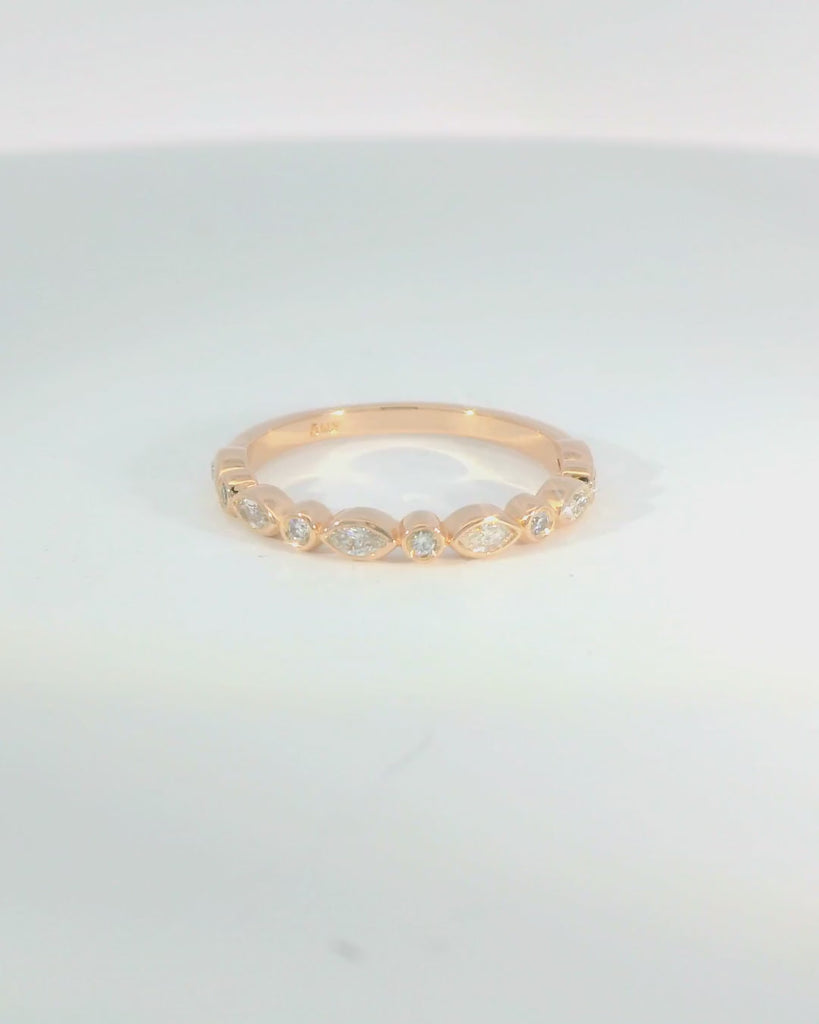 14KR Bezel-set Marquise and Diamond Band - 0.23ctw