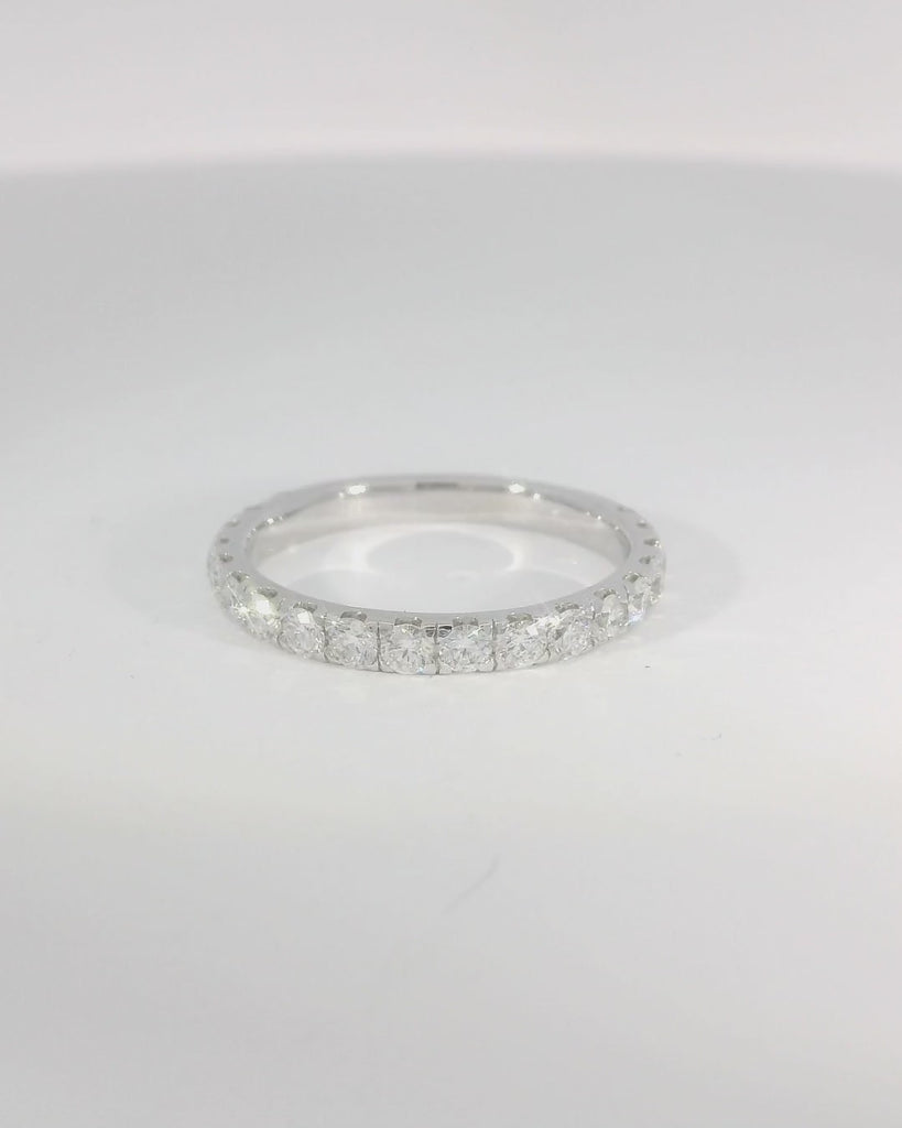 14KW White Gold French-set Diamond Wedding Band - 0.76ctw